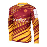 Huddersfield Giants 2024 Warm Up Sweatshirt - Image 4